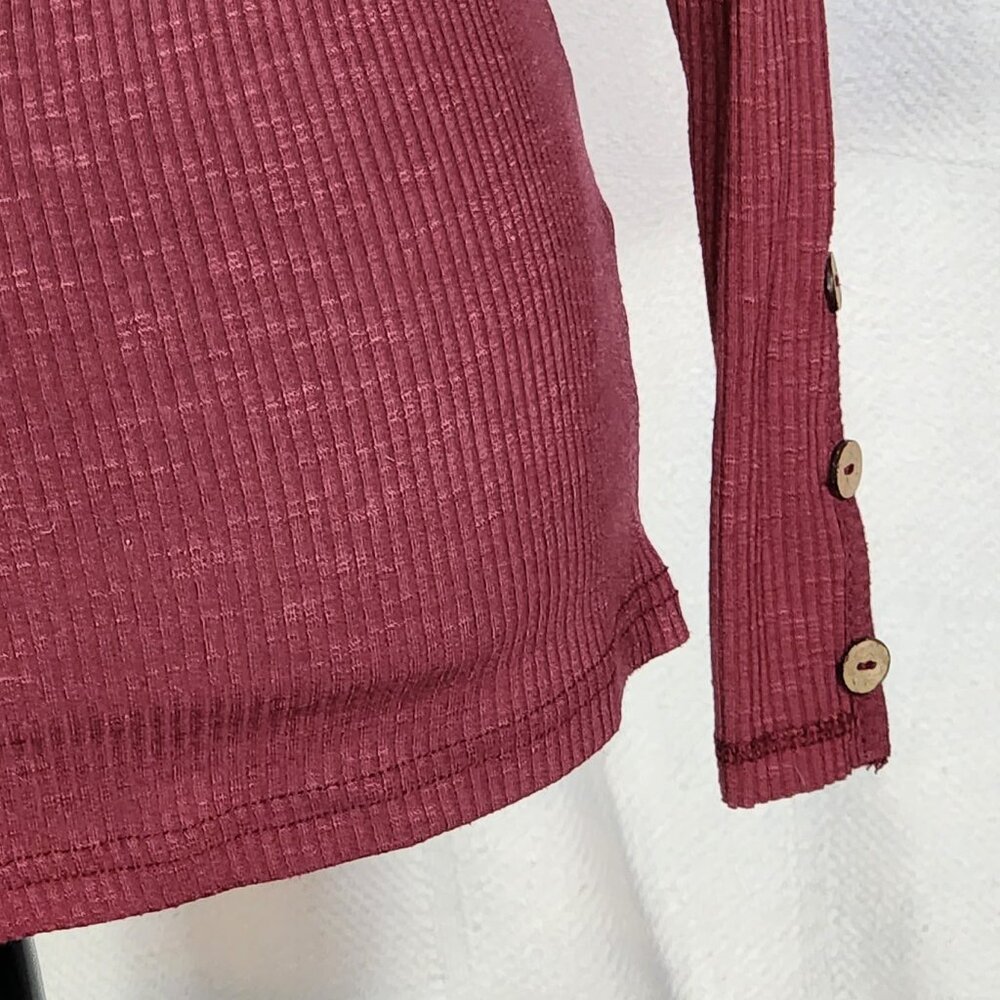 Kissfix Maroon Waffle Knit LS Henley Button Sleeve Detail Poly Rayon Top Size S - Picture 5 of 16